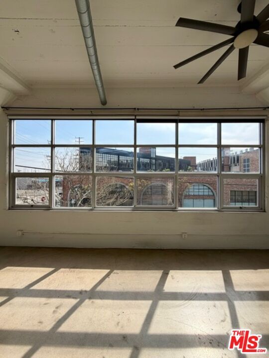 Building Photo - 530 Molino St