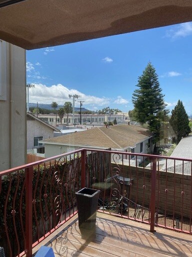 Living Room View - 507 N Helberta Ave