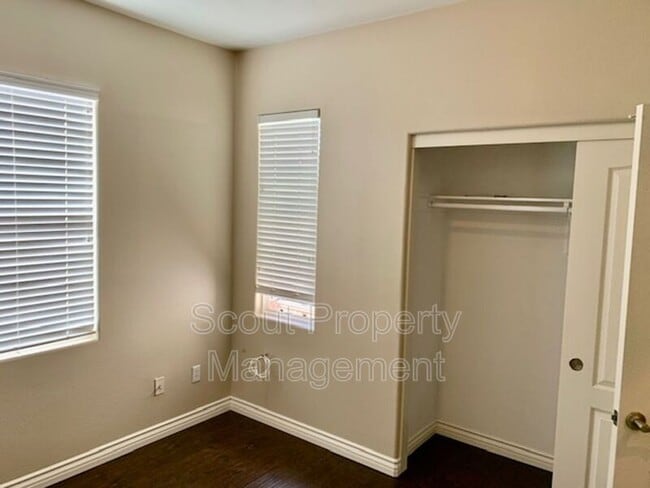 Building Photo - 28770 Oak Park Ln