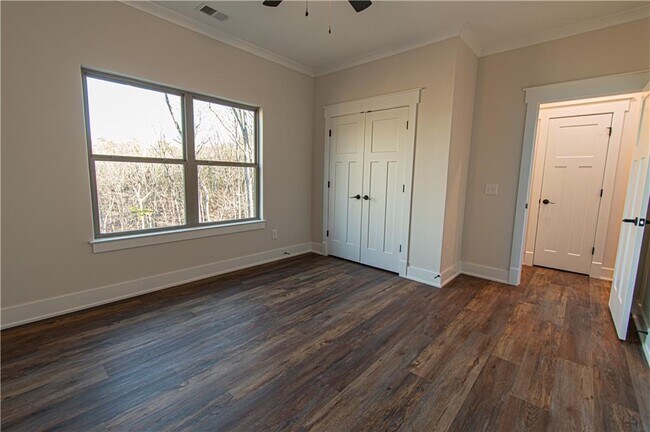 Building Photo - 386 Mulberry Cir