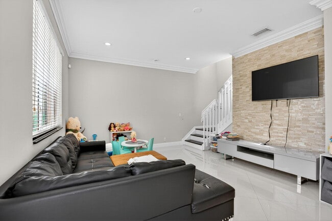 Building Photo - 3755 Pebblebrook Ct