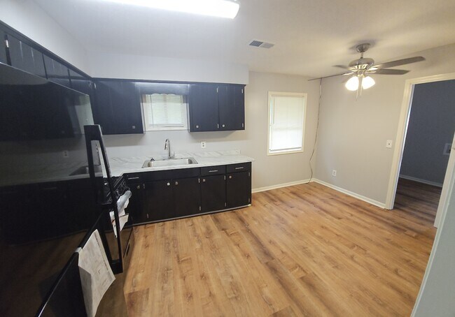 Building Photo - 5418 Planter Ct