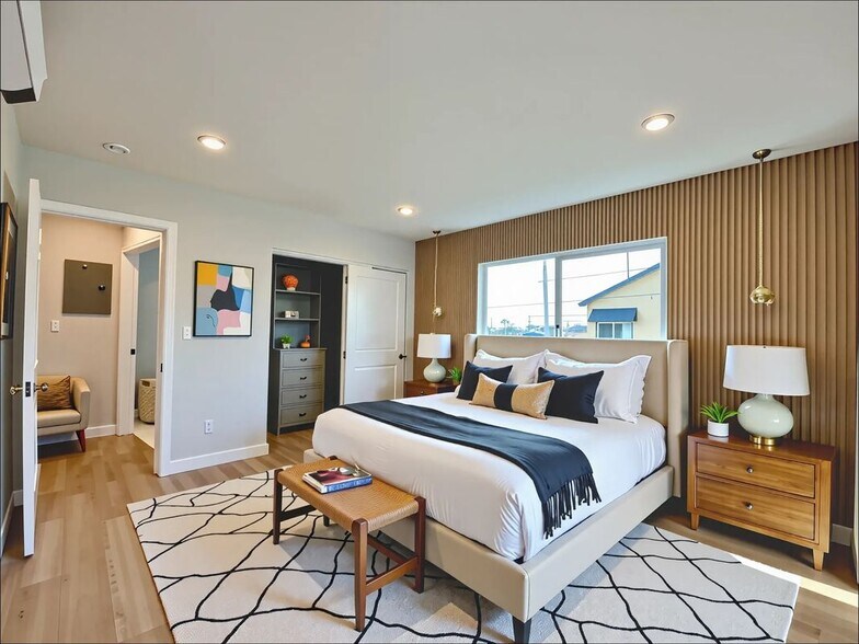 Building Photo - 3207 W 3rd, #1