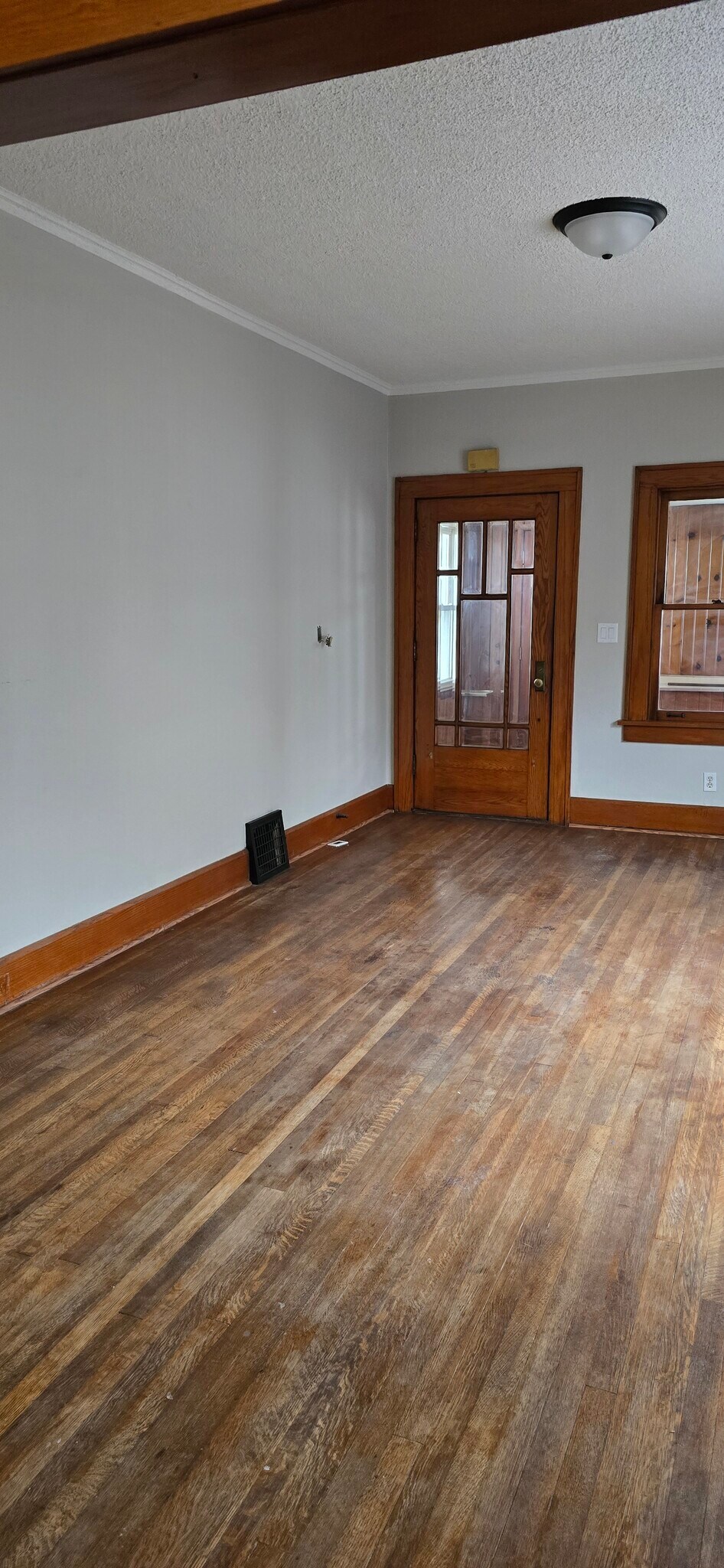 Building Photo - 1420 Thompson Ave