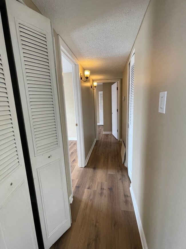 Building Photo - Brick Ranch