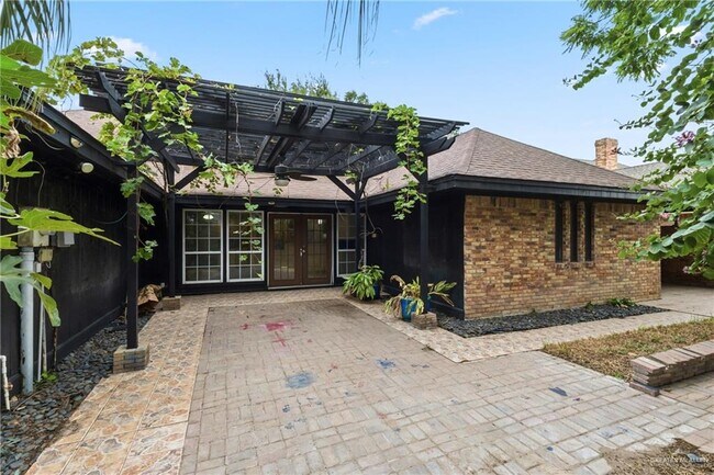 Building Photo - 20 Yucca Ave