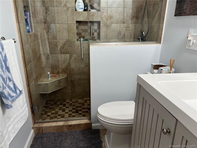 Building Photo - 145 Plum Bank Rd