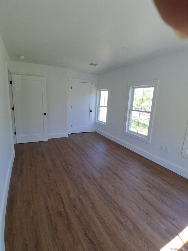 Building Photo - 11 Cedar St