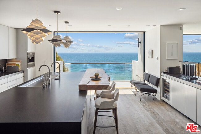 Building Photo - 31824 Seafield Dr