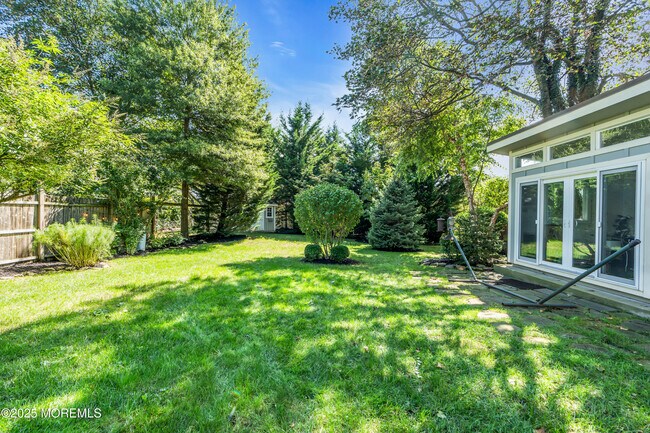Building Photo - 146 Rumson Rd