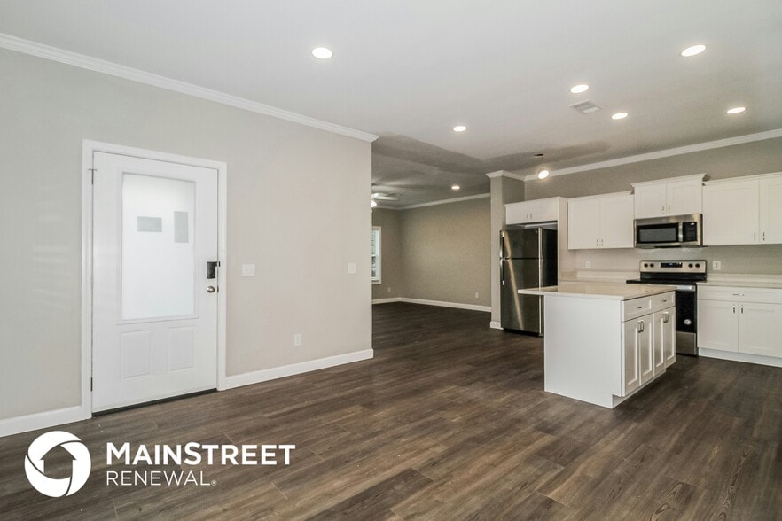 Building Photo - 5430 Rose Ave