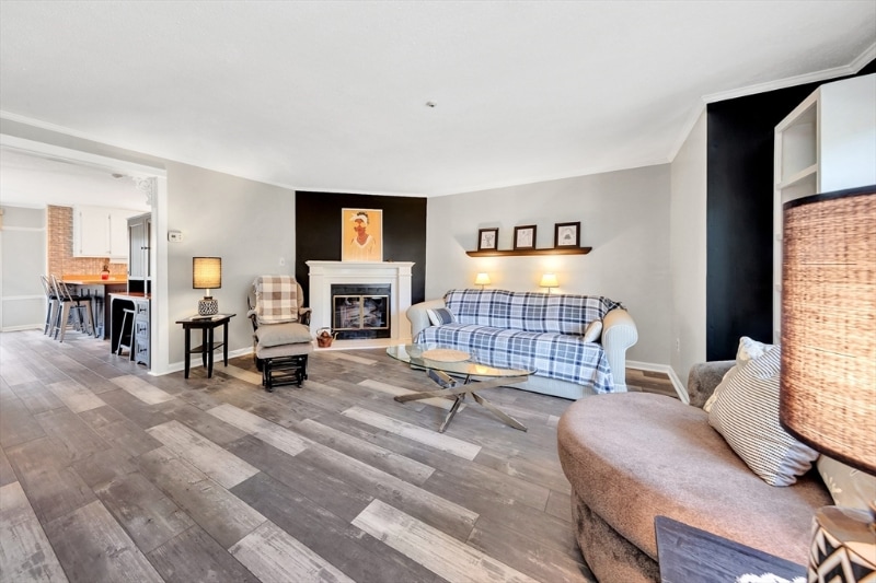 Building Photo - 395 Donohue Rd