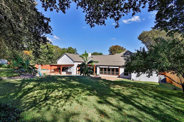 Building Photo - 8921 Crest Wood Dr
