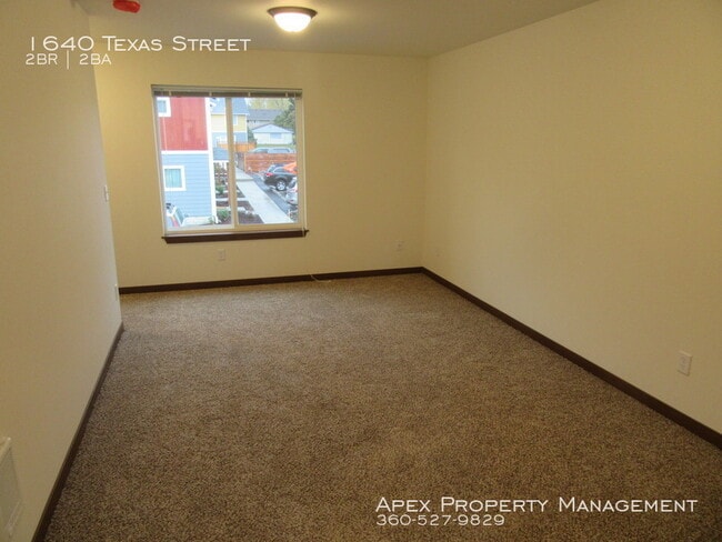 Building Photo - Central Bellingham - Eureka Townhomes