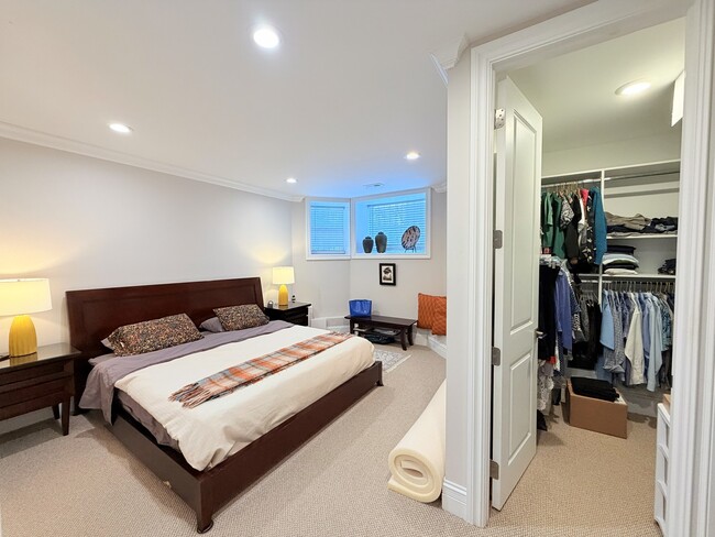 Building Photo - 3646 N Fremont St