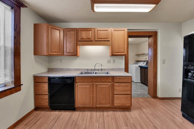 Building Photo - $2,900, 3-bed, 2 bath victorian home with a fenced yard and $300 off the first month's rent.