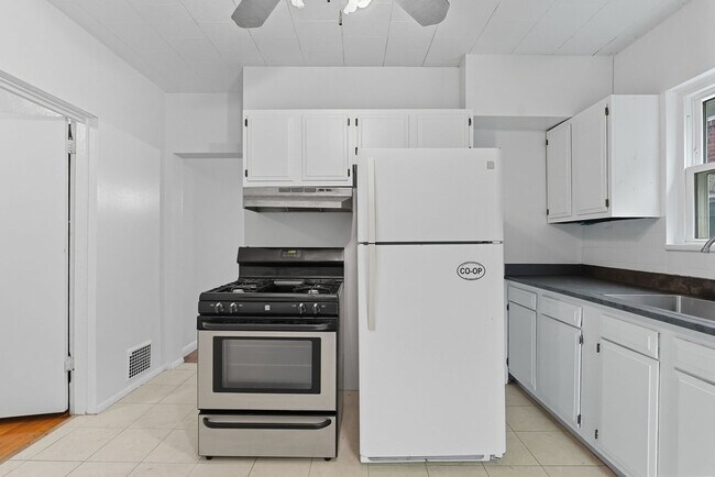 Building Photo - 6656-6656 Woodwell St