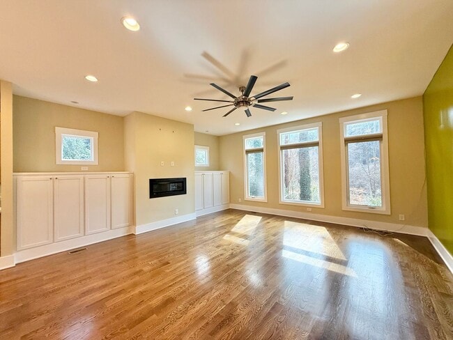 Building Photo - Modern 3BD, 3.5BA Raleigh Home on a Corner Lot with a 2-Car Attached Garage & Private Backyard in...