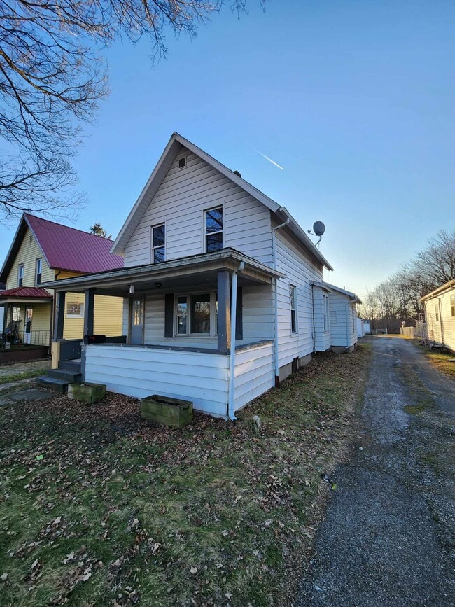 Primary Photo - 117 N Grant St