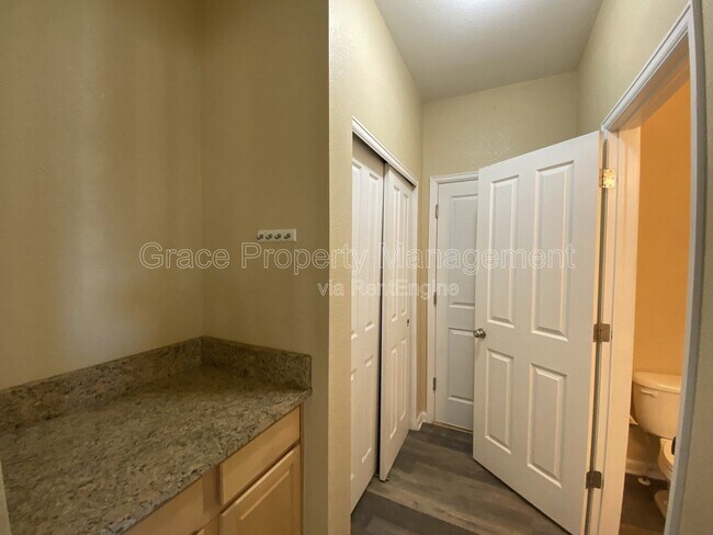 Building Photo - 239 Bristlecone St