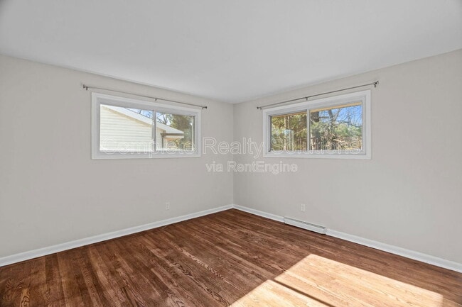 Building Photo - 9915 Castle Dr