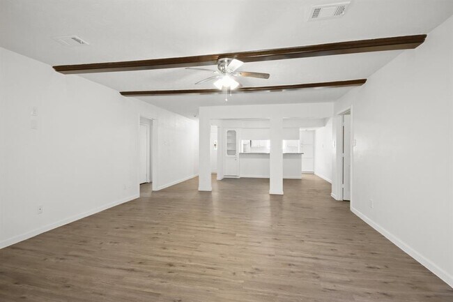 Building Photo - 24607 Green Moss Dr