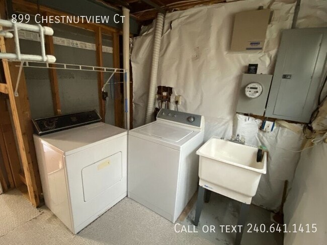 Building Photo - 899 Chestnutview Ct