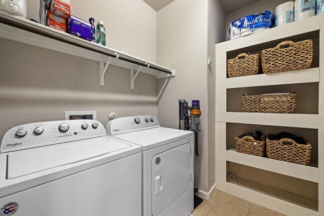 Building Photo - 157 Syrah Ct