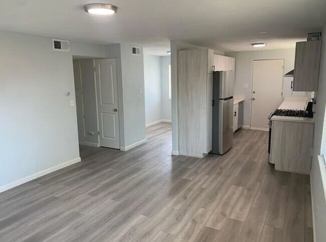 Building Photo - Updated 3 bedroom in 80010 - Move in Ready!