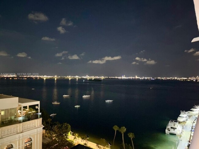 Building Photo - 1717 N Bayshore Dr