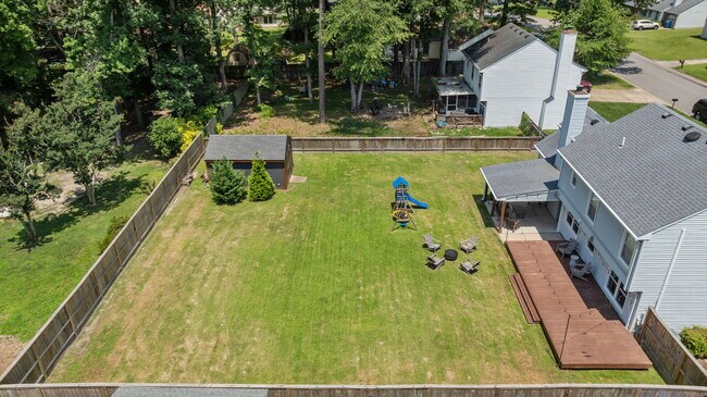 Building Photo - 745 Helmsdale Way