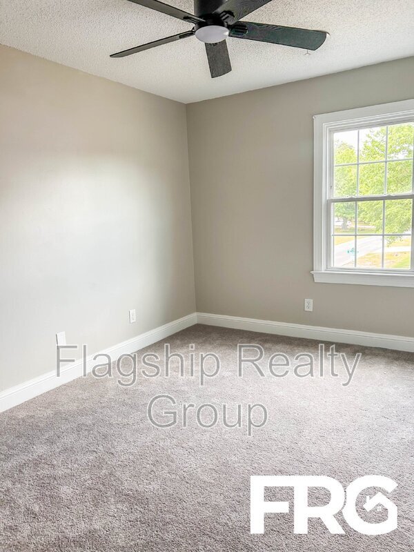 Building Photo - 232 N Marion Dr