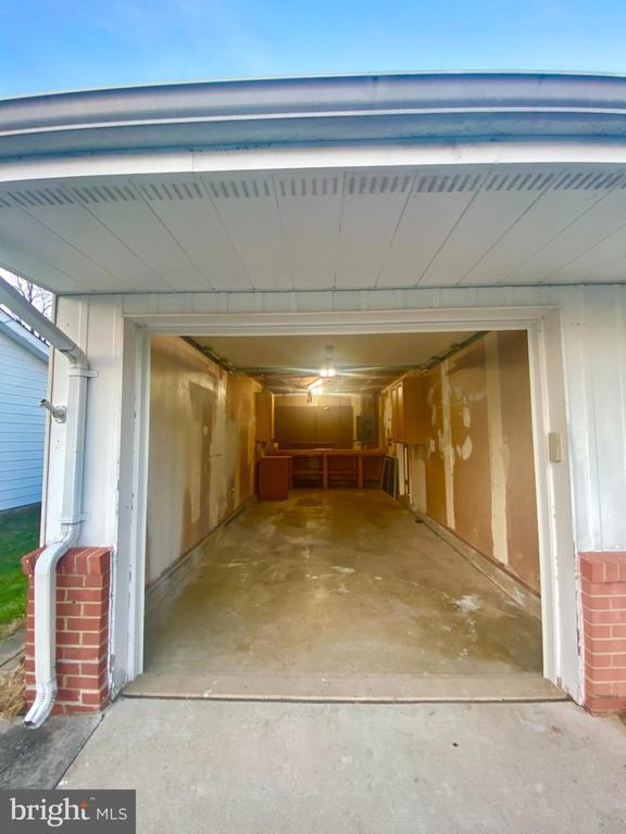 Building Photo - 1042 S Ironwood Rd