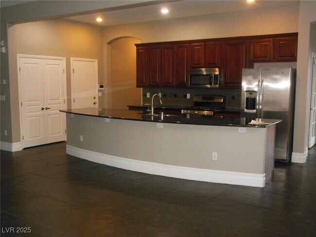 Building Photo - 10390 Blue Ginger Dr