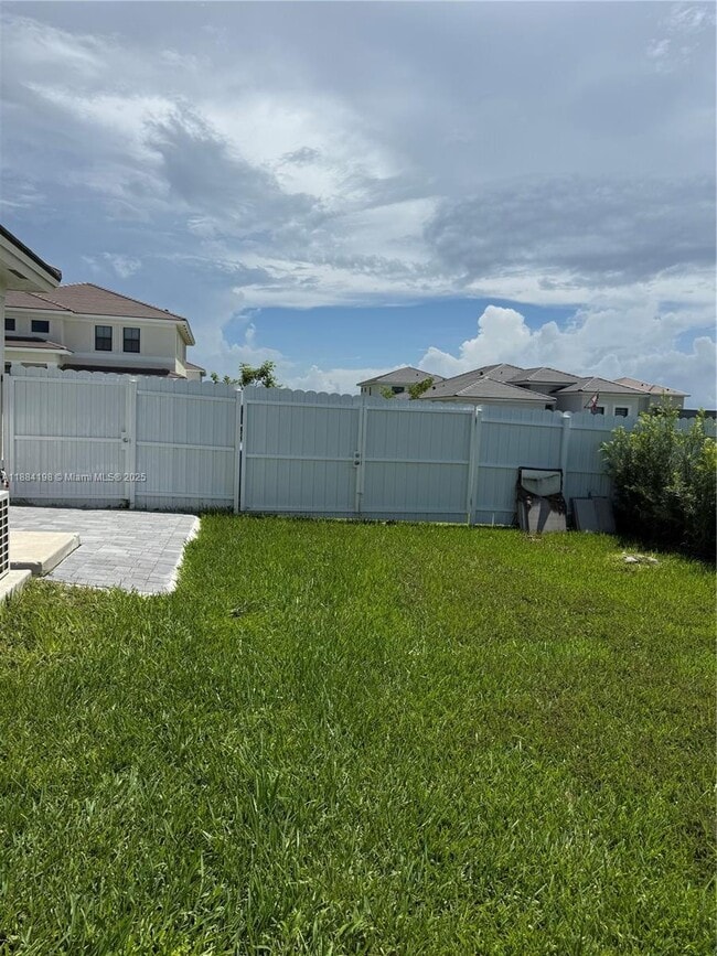 Building Photo - 32208 SW 194th Ct