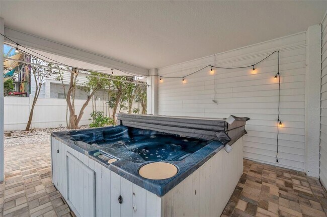 Building Photo - 7615 Coquina Way