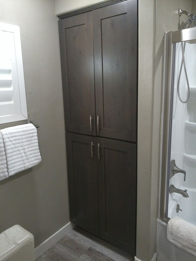 Building Photo - Spacious 4 bedroom 2 bath Double wide