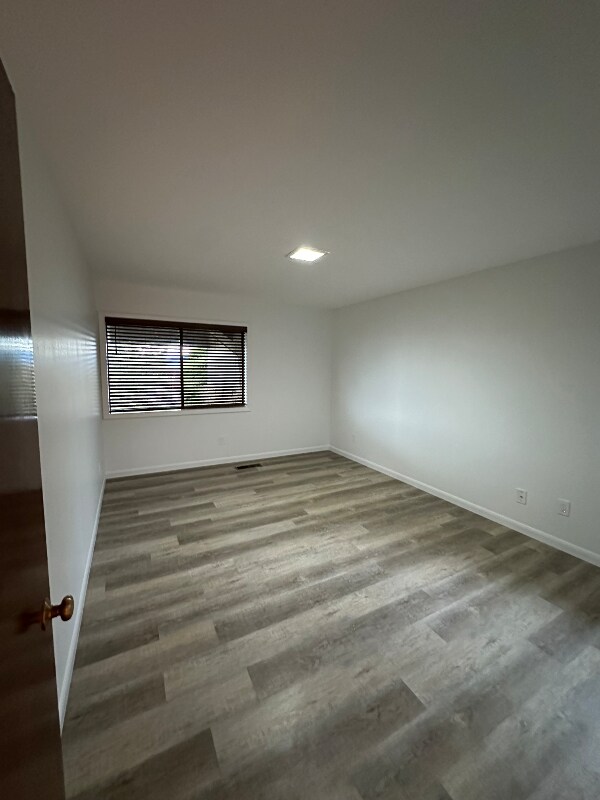 Building Photo - 2384 Linda Vista Dr