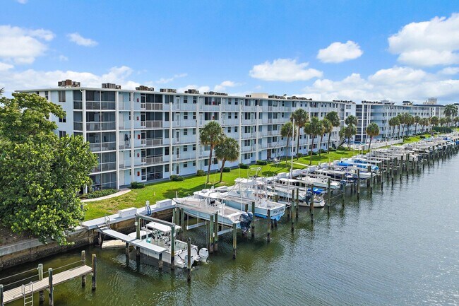 Building Photo - 108 Paradise Harbour Blvd