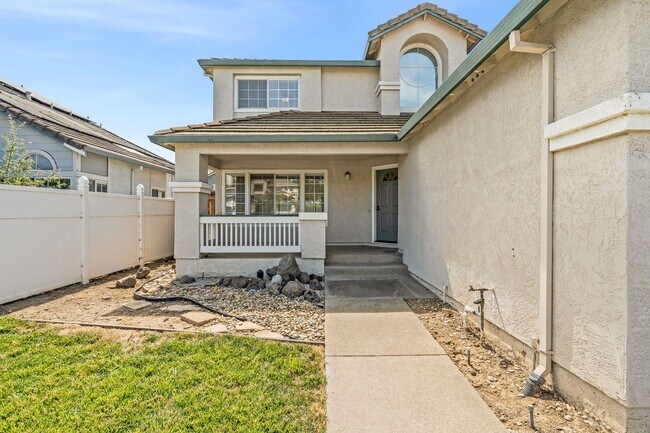 Building Photo - 880 Woodsong Ln