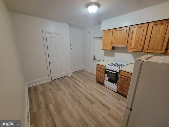 Building Photo - 551 Cherry St