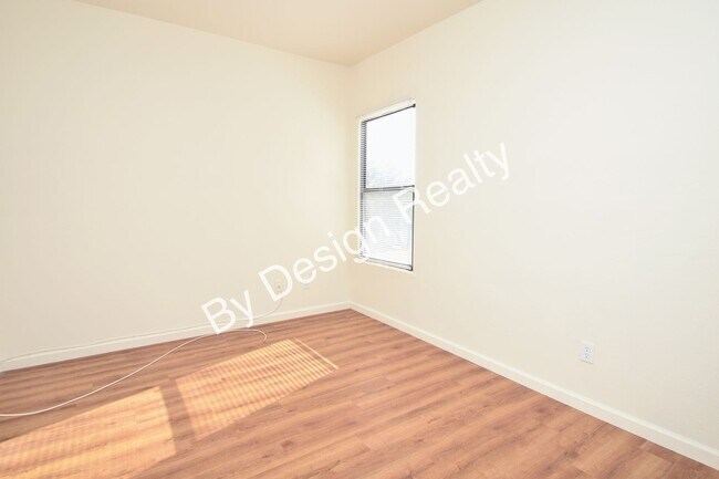 Building Photo - Updated SE Tucson 3BR/2.5BA Gem: Cathedral Ceilings & Private Wash Views