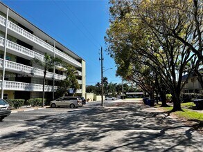 Building Photo - 1425 Arthur St