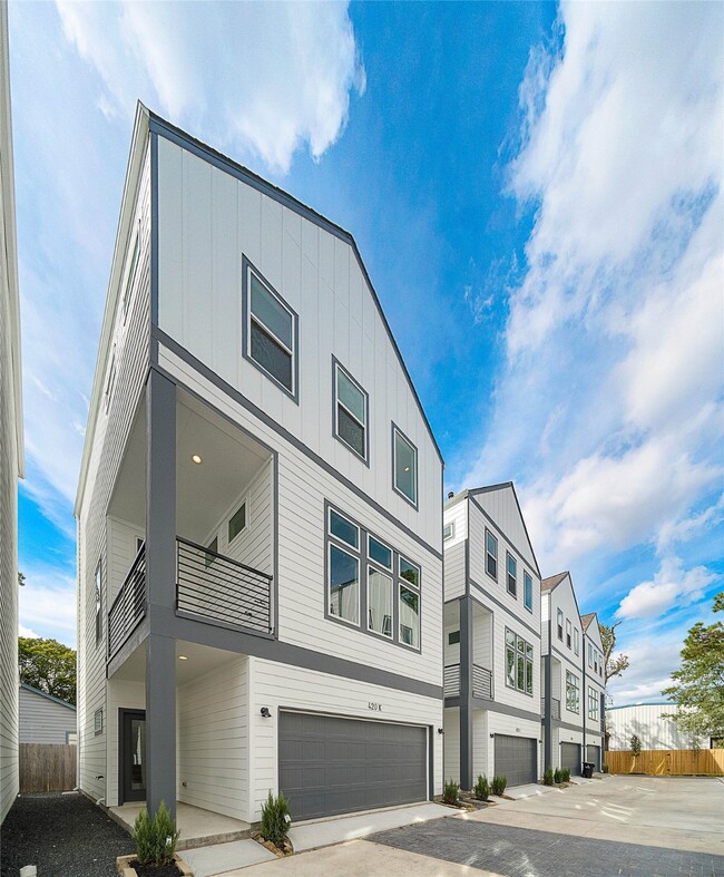 Building Photo - 420 Janisch Rd