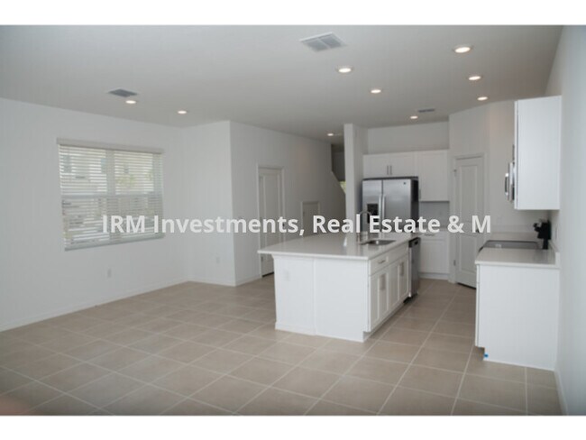 Building Photo - 3 bedroom 2.5 Bath townhome in Reedy Reserve !!!