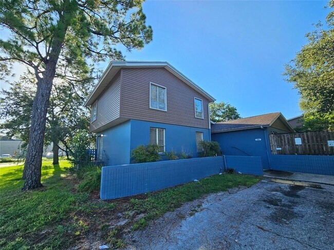 Building Photo - 7602 W Powhatan Ave