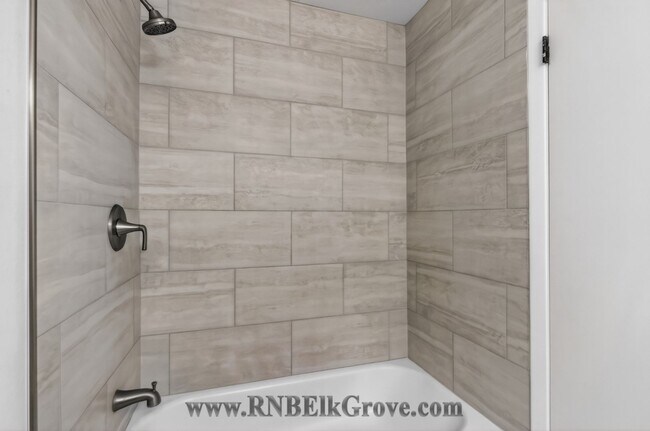 Building Photo - 6844 Sandrock Way