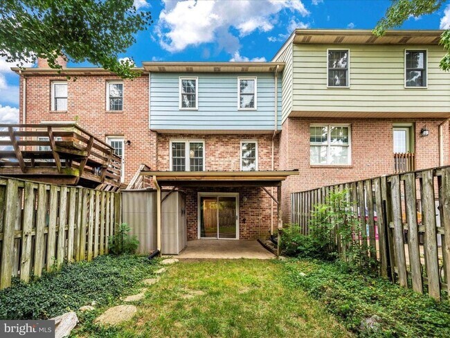 Building Photo - 112 Bracken Ct