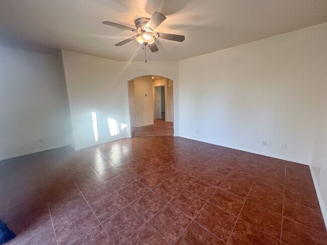 Building Photo - 5915 Thunder Ridge Rd