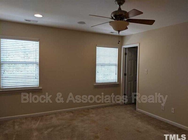 Building Photo - 8829 Thornton Town Pl